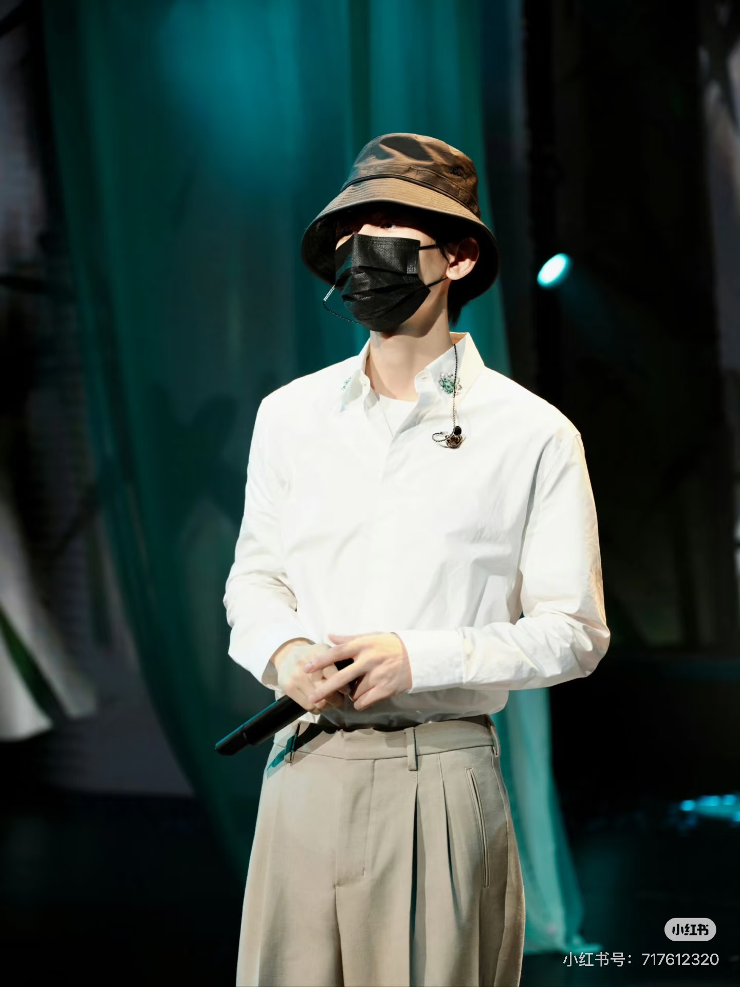 [A알] 디올 셔츠 클로버 자수 엠브로이더리
