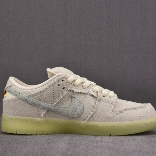 [M공장 남여공용] 나이키SB 덩크 로우 프로 프리미엄 머미 DM0774-111