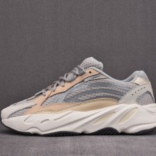 [PK BASF공장 남여공용] 이지부스트 700 V2 크림 GY7924