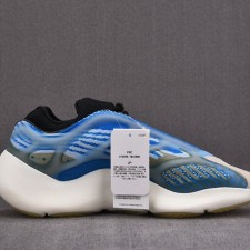 [PK BASF공장 남여공용] 이지부스트 700 V3 아자레스 G54850
