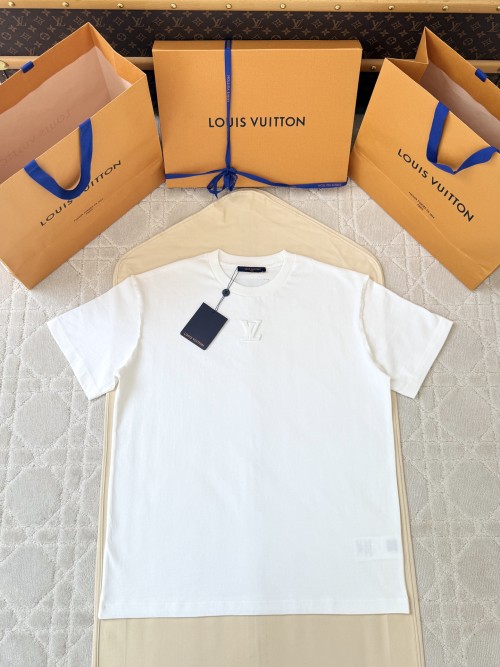 [A알] 루이비통 티셔츠 LV 로고 엠보스드 디테일 4Color