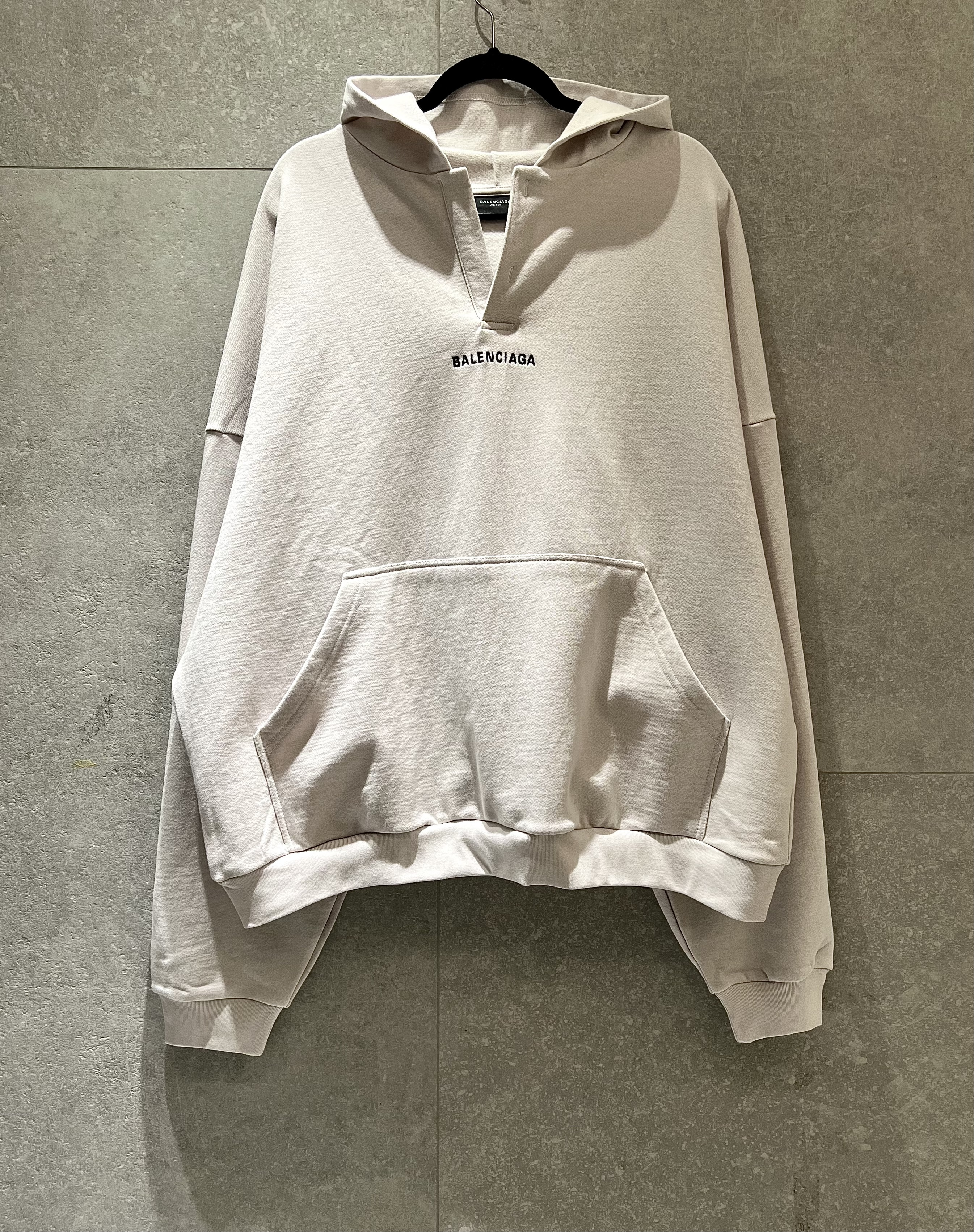 [계단] 발렌시아가 백 폴로 후드 로고 자수 2Color