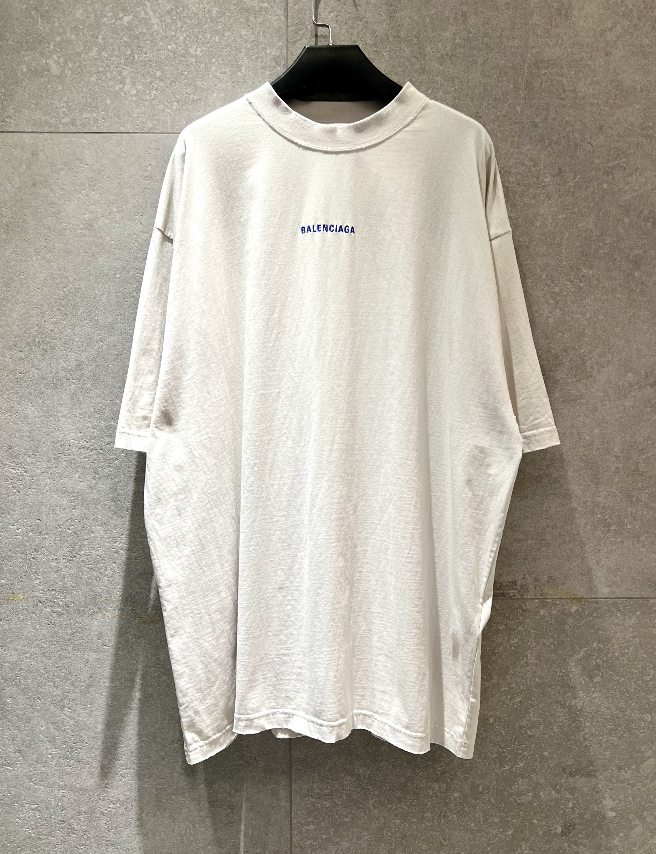 [계단] 발렌시아가 티셔츠 로고 크루넥