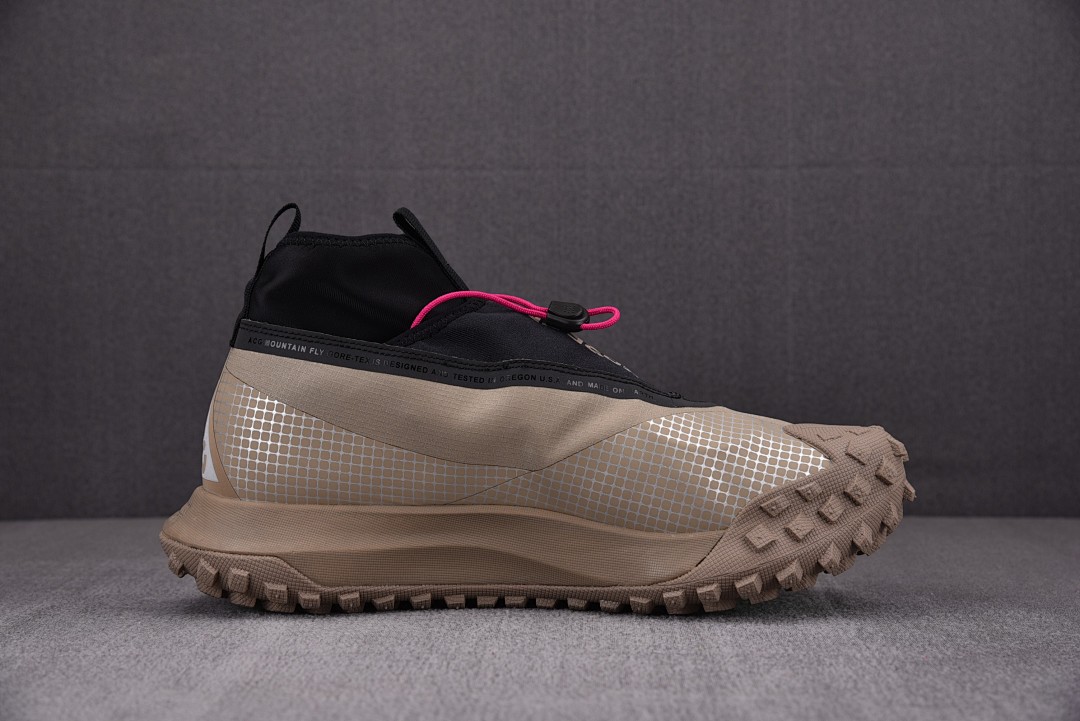 [남여공용 신발] 나이키 ACG 마운틴 플라이 고어텍스 카키 CT2904-200