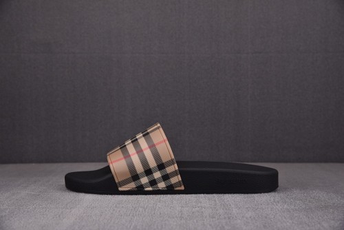 [CY공장 남여공용] 버버리 샌들 체크 펄리