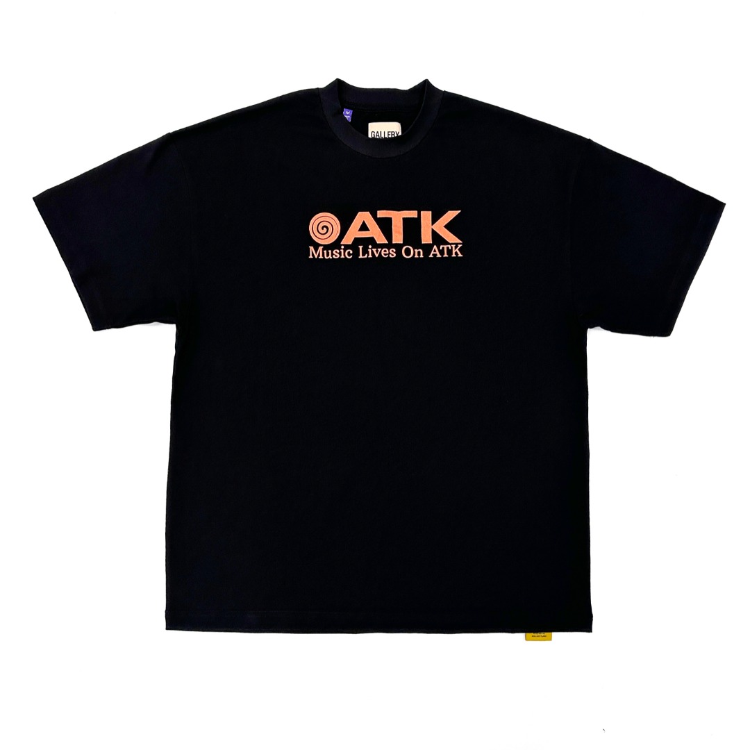 [세나] 갤러리 디파트먼트 티셔츠 뮤직 라이브즈 온 ATK